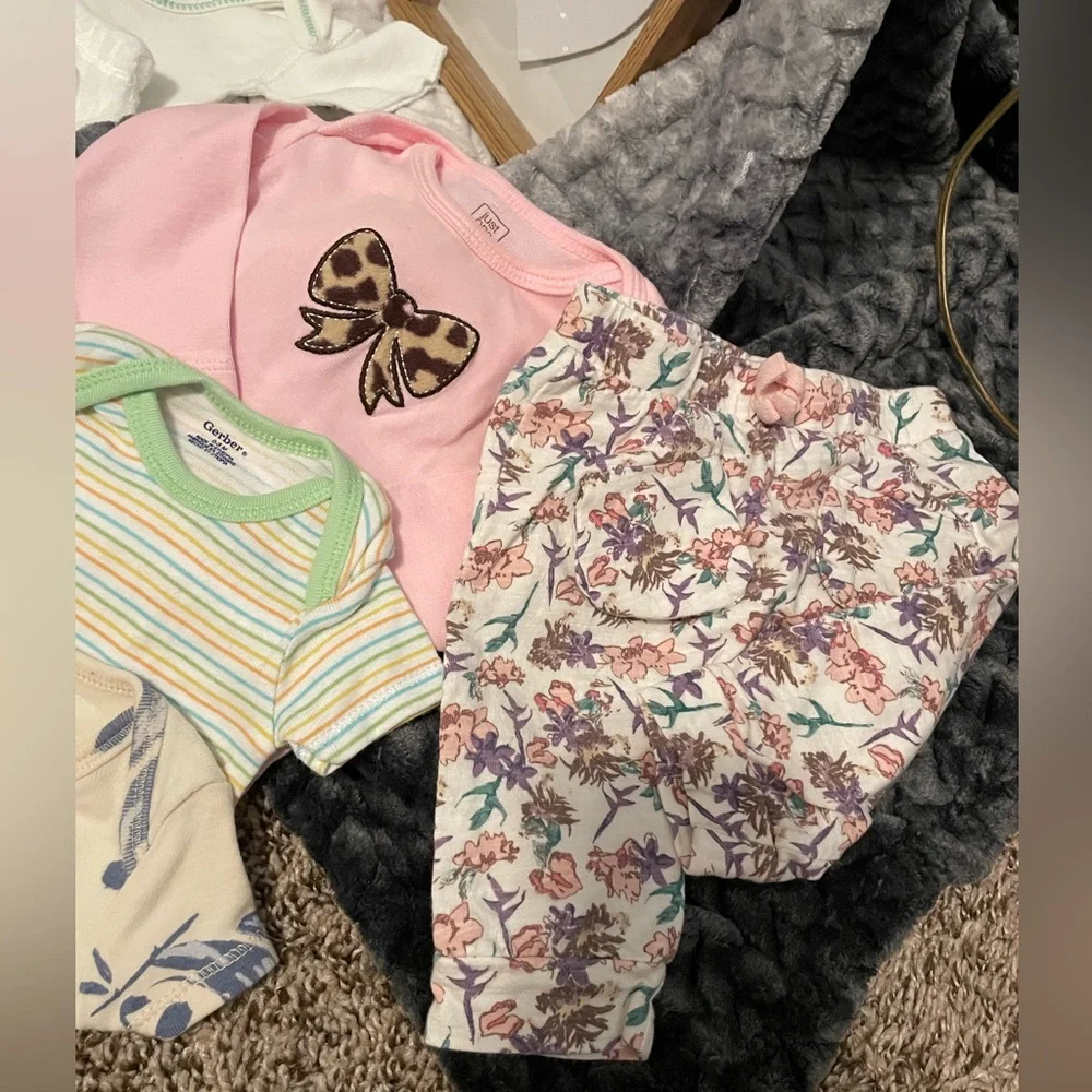 🎀  Baby Girl Clothing Bundle | Size 0–3 M | 10 Pieces | Carter’s, Gerber & More